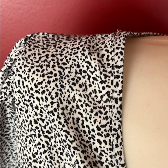 Brand new Sienna Sky Black and White Puff Sleeve Blouse - Picture 3 of 16